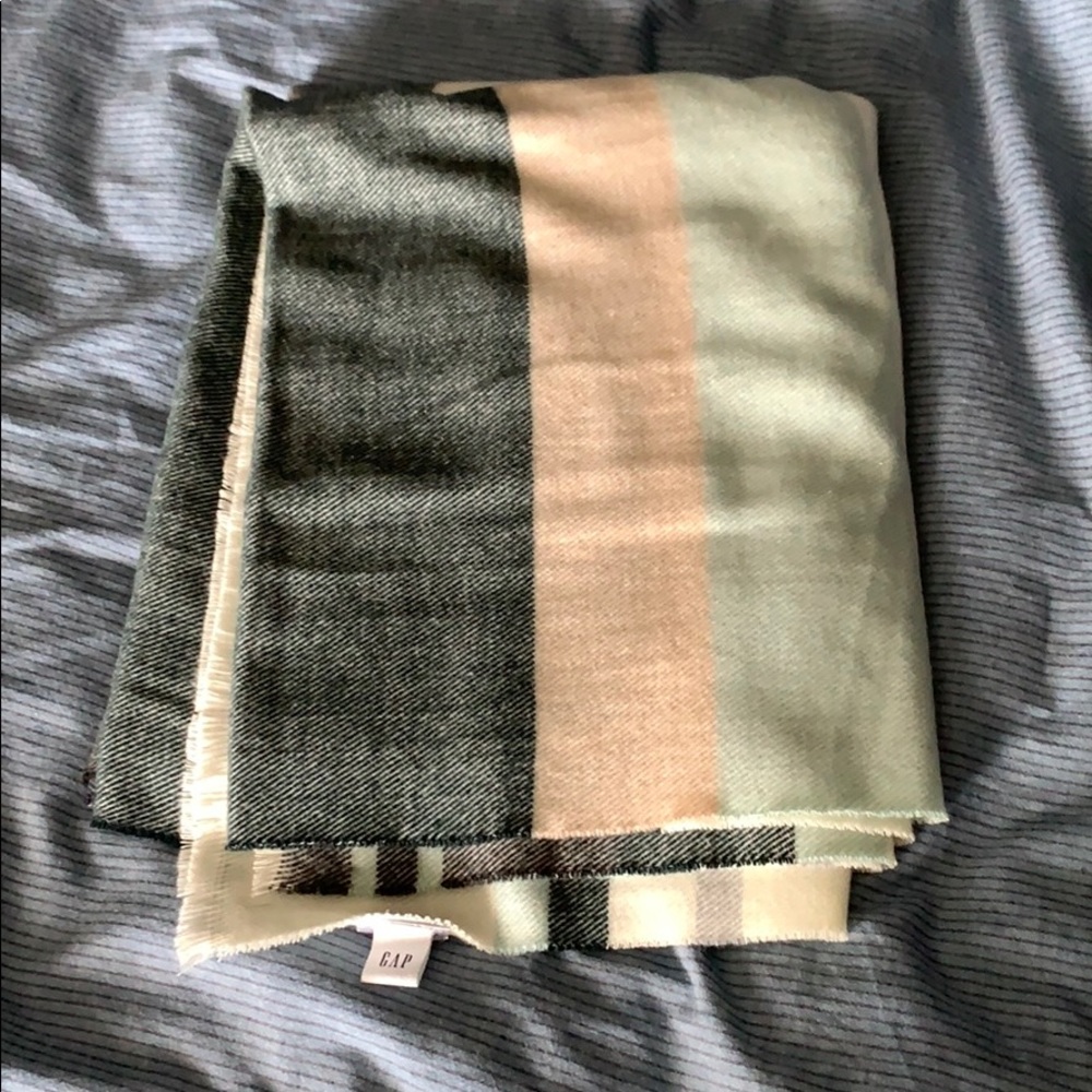 Gap Super Soft and Warm Shawl